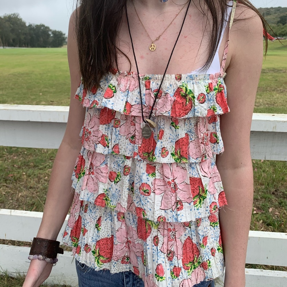 Gorgeous vintage ruffle tank